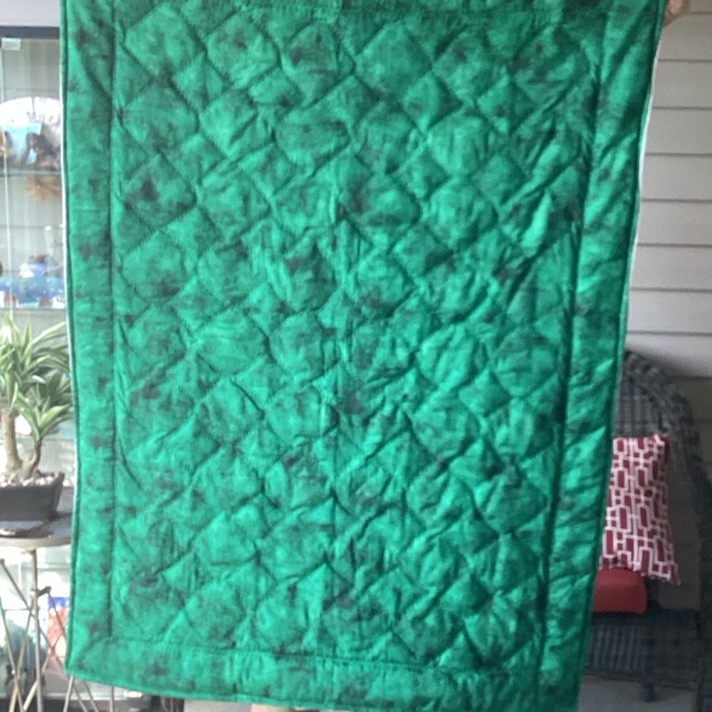 NWT Hand Crafted Colors of Green Quilt - Picture 9 of 12